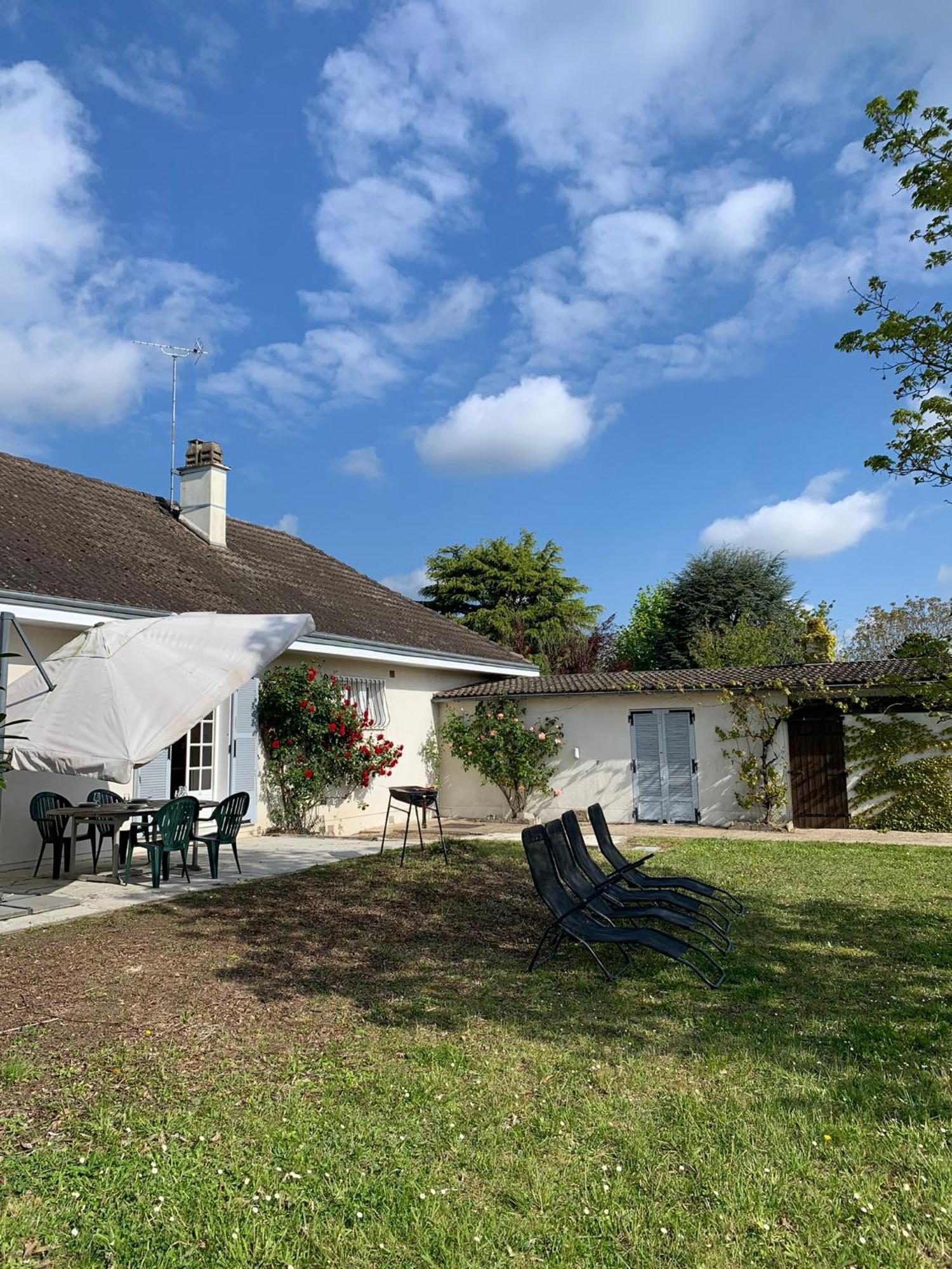 Les Cormiers Villa Chailles  Exterior photo